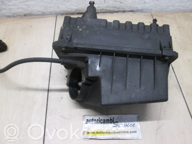 Ford Focus Air filter box 