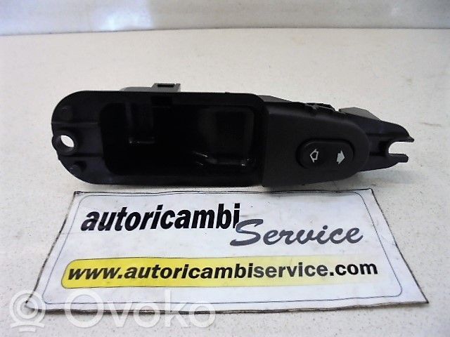 Electric window control switch   XR82112