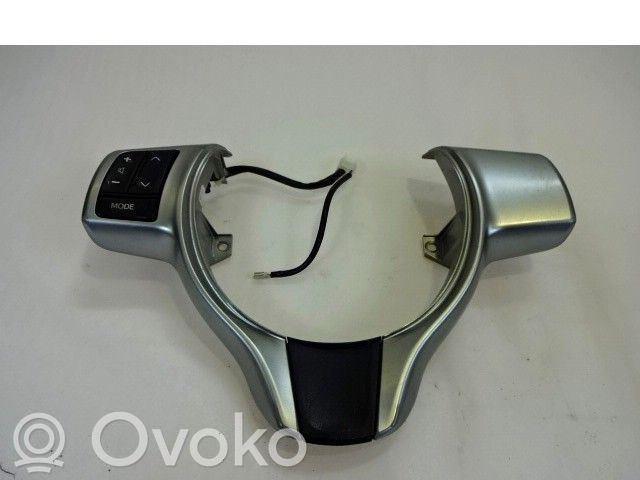 Subaru Trezia Steering wheel buttons/switches 