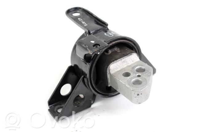 Chevrolet Spark Engine mounting bracket 