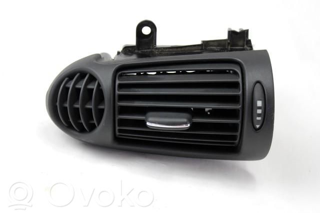 Mercedes-Benz C W203 Copertura griglia di ventilazione laterale cruscotto