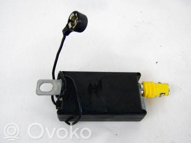 Citroen C4 I Pystyantennivahvistin 