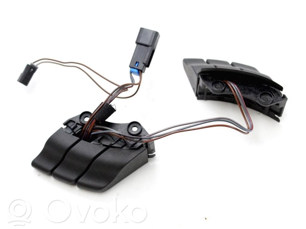 Boutons / interrupteurs volant   24402595