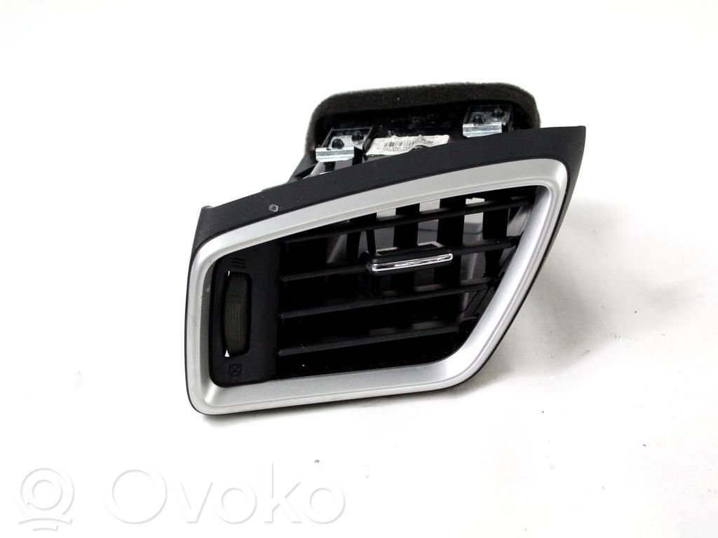 Nissan Qashqai Grilă ventilație/ramă laterală bord 