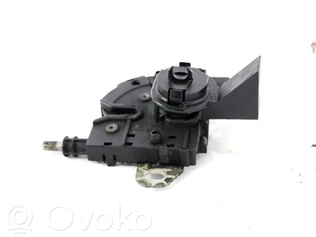 Spyna variklio dangčio   3M5116700AC