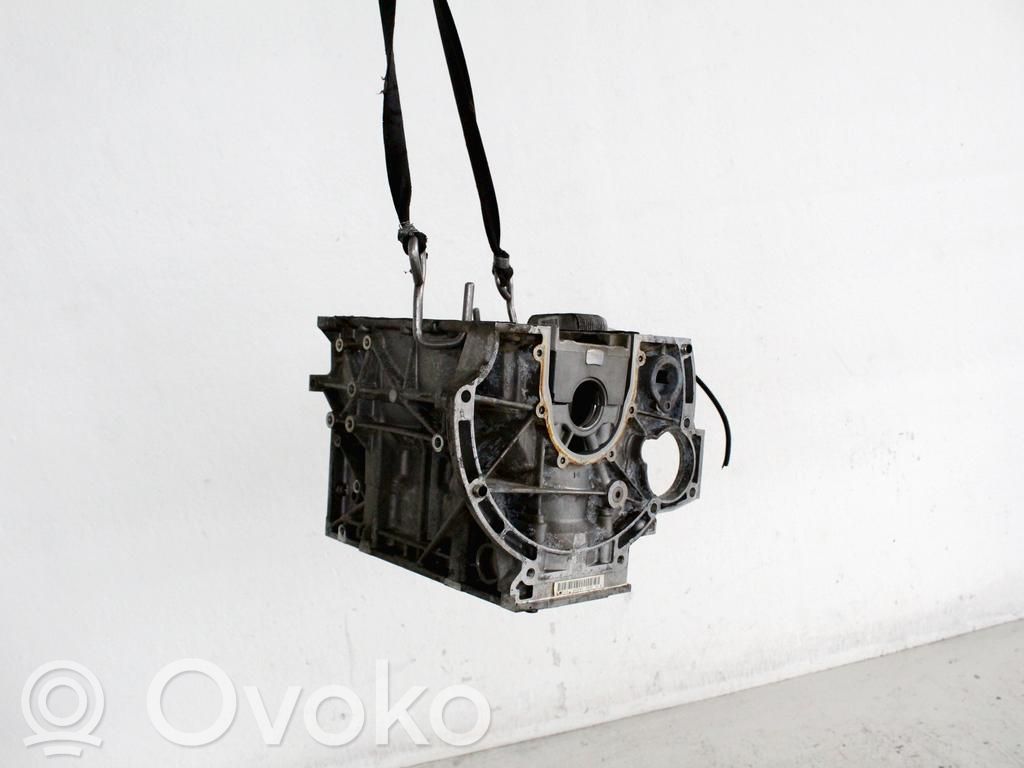 Engine block   7S7G6015CA