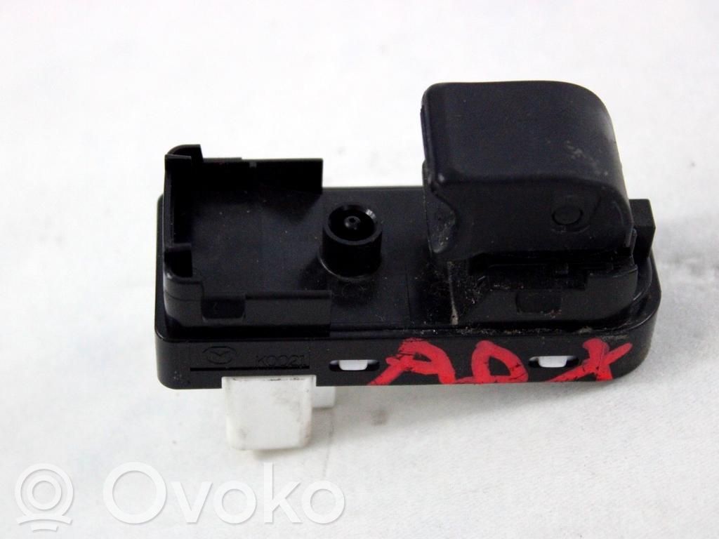 Electric window control switch   D09H66370