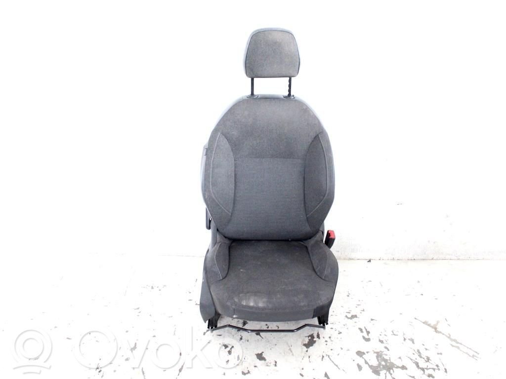 Citroen C3 Etumatkustajan istuin 