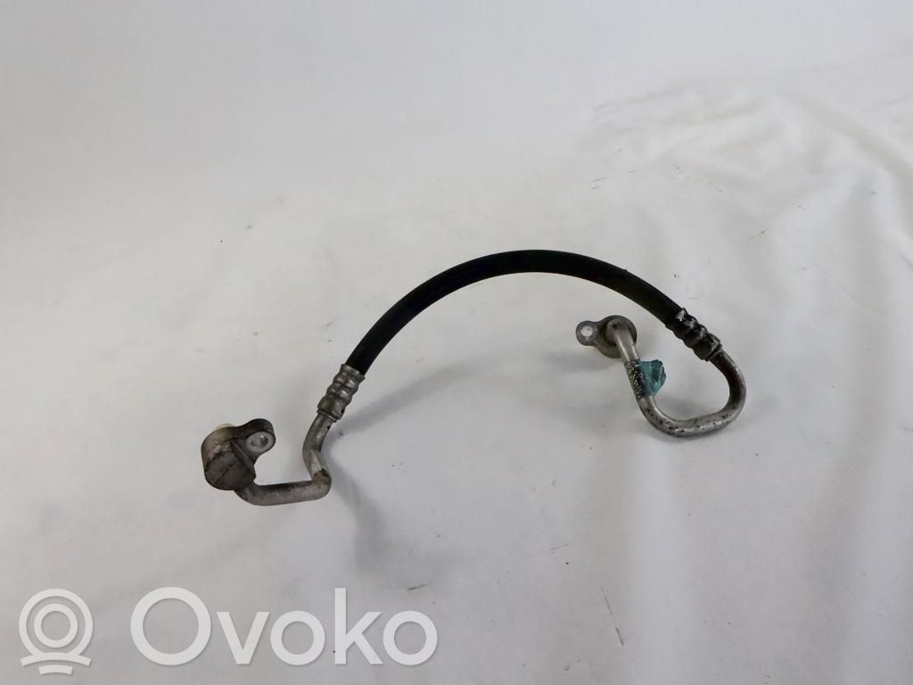 Ford Focus Ilmastointilaitteen putki (A/C) 