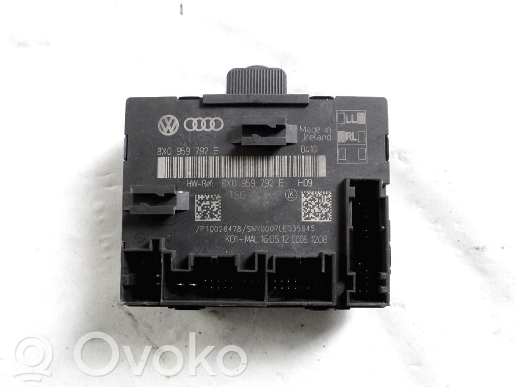 Unidad de control/módulo de la puerta   8X0959792E