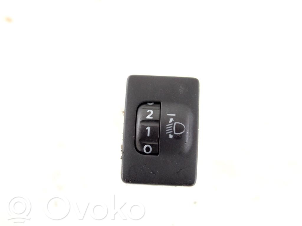 Toyota RAV 4 (XA40) Przycisk / Pokrętło regulacji świateł 