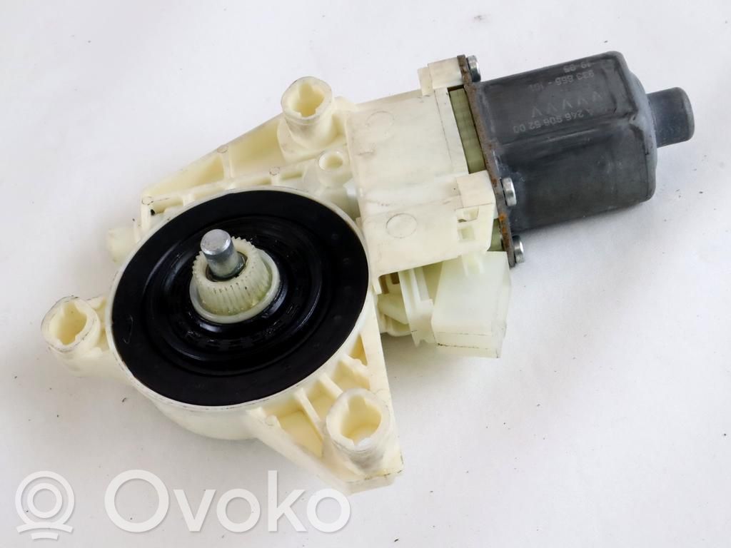 Mercedes-Benz A W176 Fensterhebermotor Tür vorne