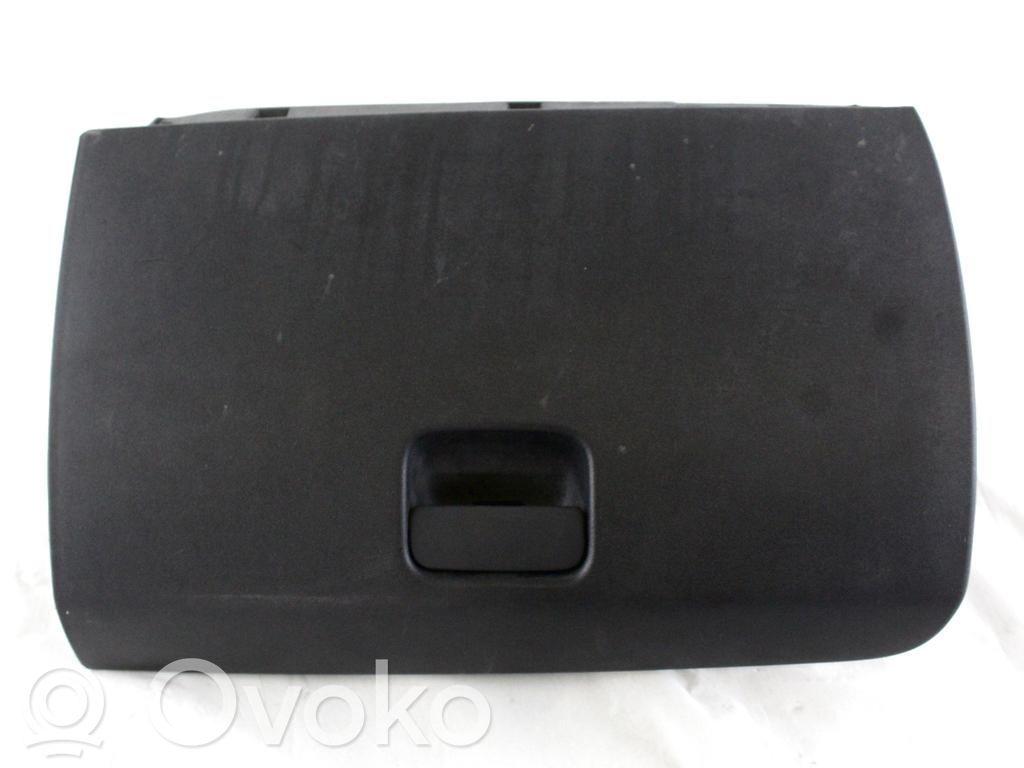 KIA Venga Daiktadėžės (bordačioko) komplektas 