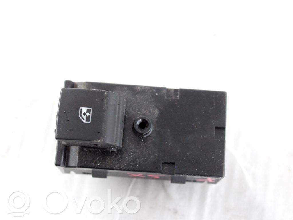 Interruptor del elevalunas eléctrico   13408452