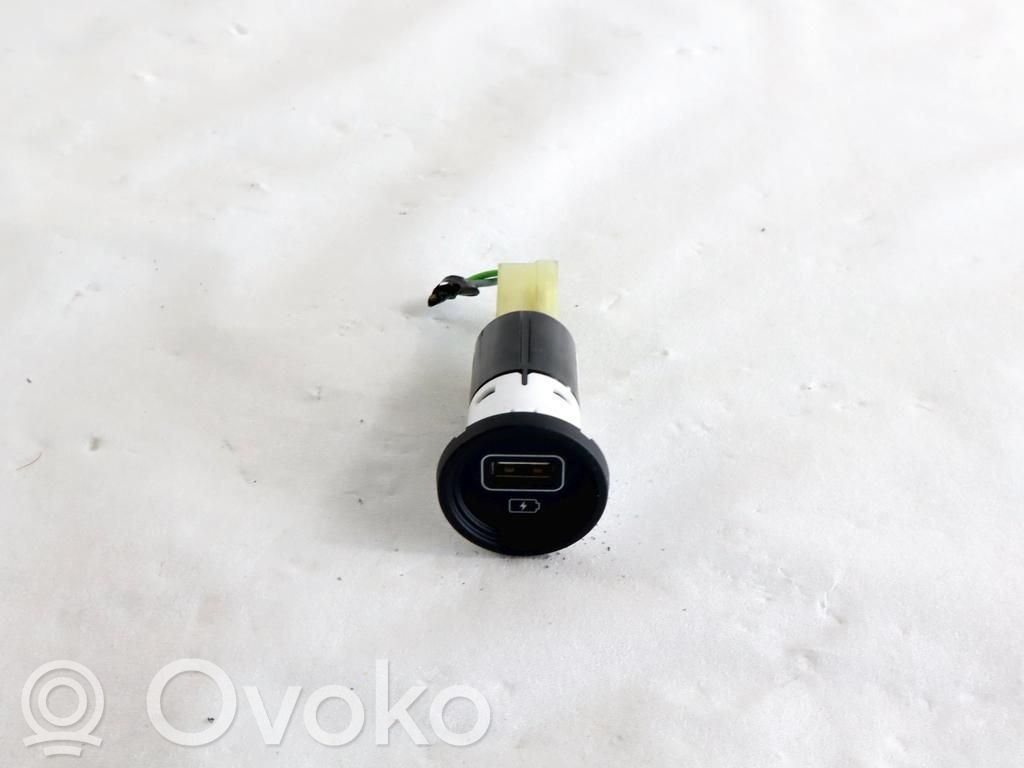 USB-pistokeliitin   96125K2100