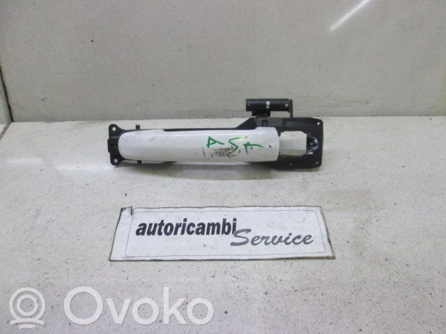 Manecilla externa puerta trasera   8281263J0026U