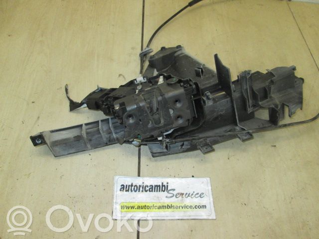 Cerradura de puerta trasera   3M5AR21812AH