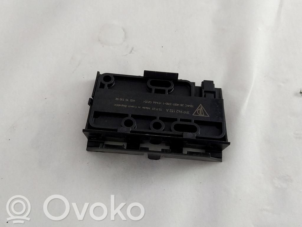 Amplificateur d'antenne   7PP962132A