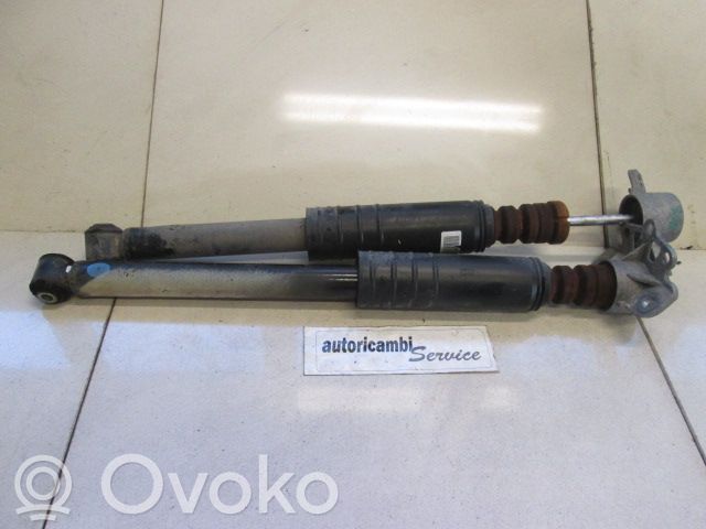 Opel Corsa D Takaiskunvaimennin 