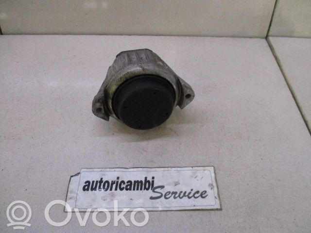 Soporte de montaje del motor (Usadas)   13981112