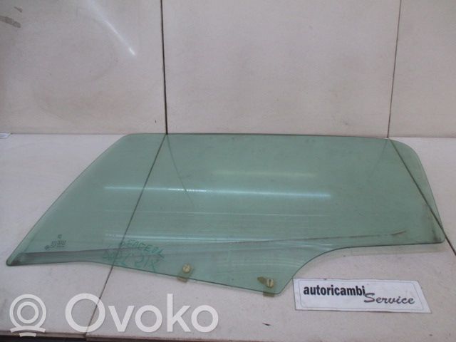Peugeot 307 Vetro del finestrino della portiera posteriore 
