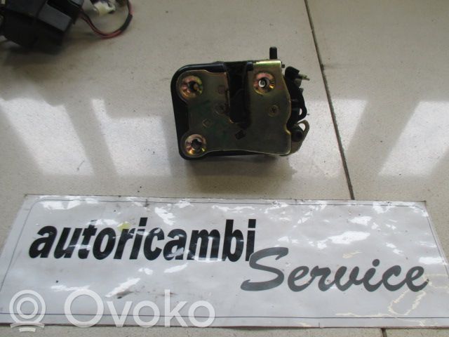 Chrysler PT Cruiser Takaoven lukko