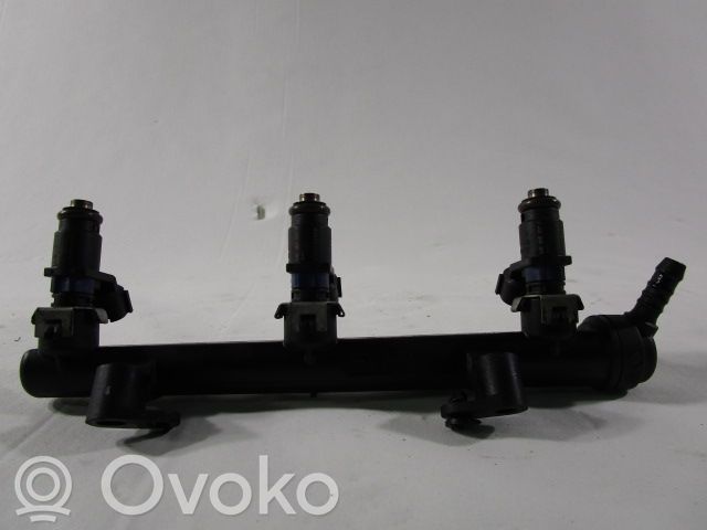 Inyector de combustible   04E906031F