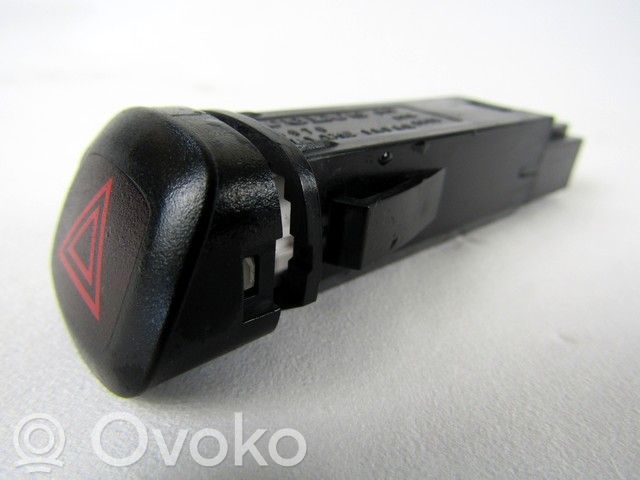 Hätävilkkujen kytkin   9123682