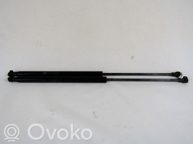 Alfa Romeo Giulietta Siłownik maski przedniej 