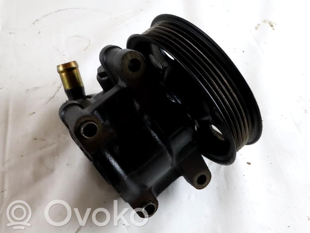 Ohjaustehostimen pumppu   1371089