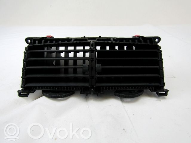 Toyota Urban Cruiser XP110 Dysze / Kratki środkowego nawiewu deski rozdzielczej