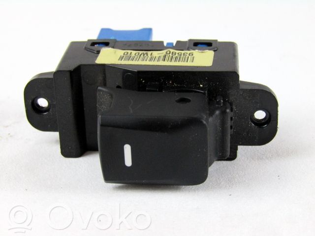 Electric window control switch   935801W010