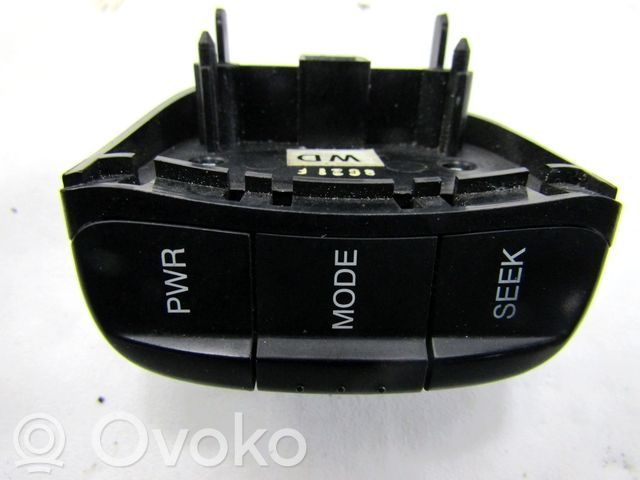 Boutons / interrupteurs volant   96550711