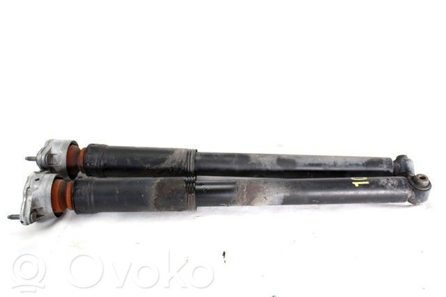 Takaiskunvaimennin   33050