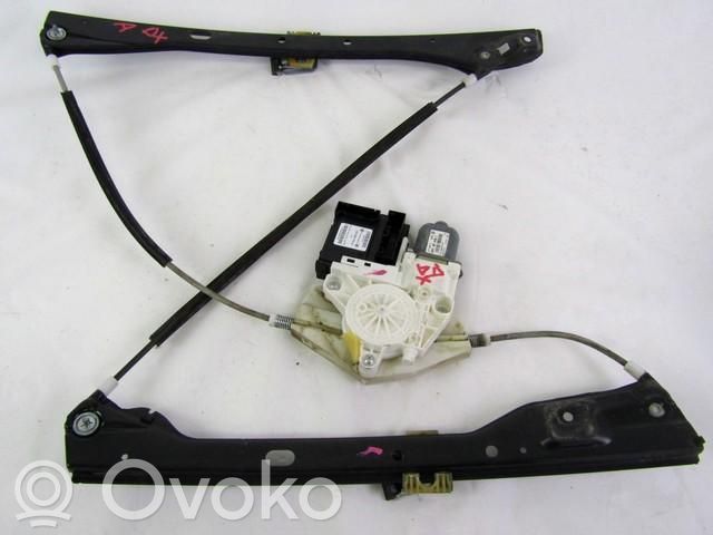 Volkswagen Golf Plus Front door window regulator with motor 