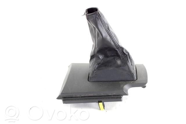 Toyota RAV 4 (XA30) Revêtement pommeau de levier de vitesses cuir