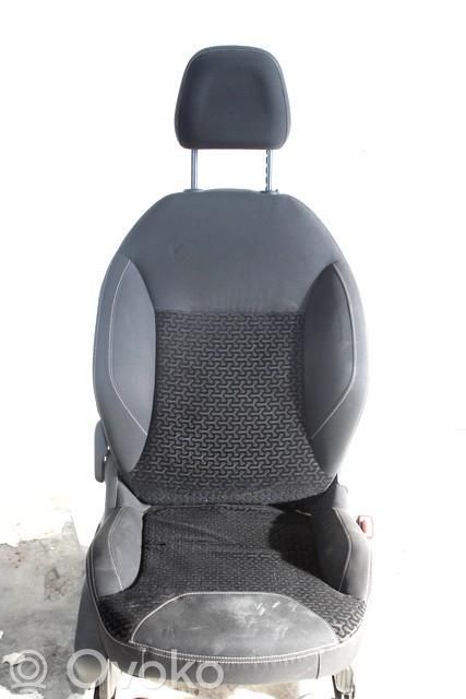 Citroen C3 Etumatkustajan istuin 