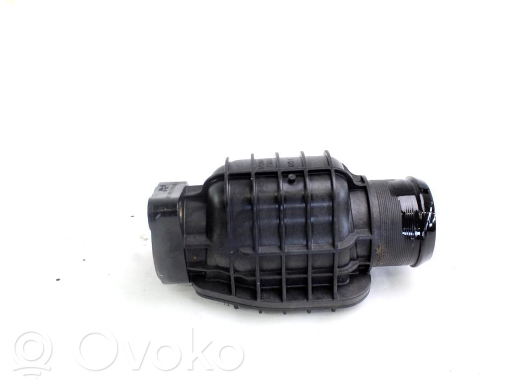 Peugeot 208 I Furtun/conductă intercooler 