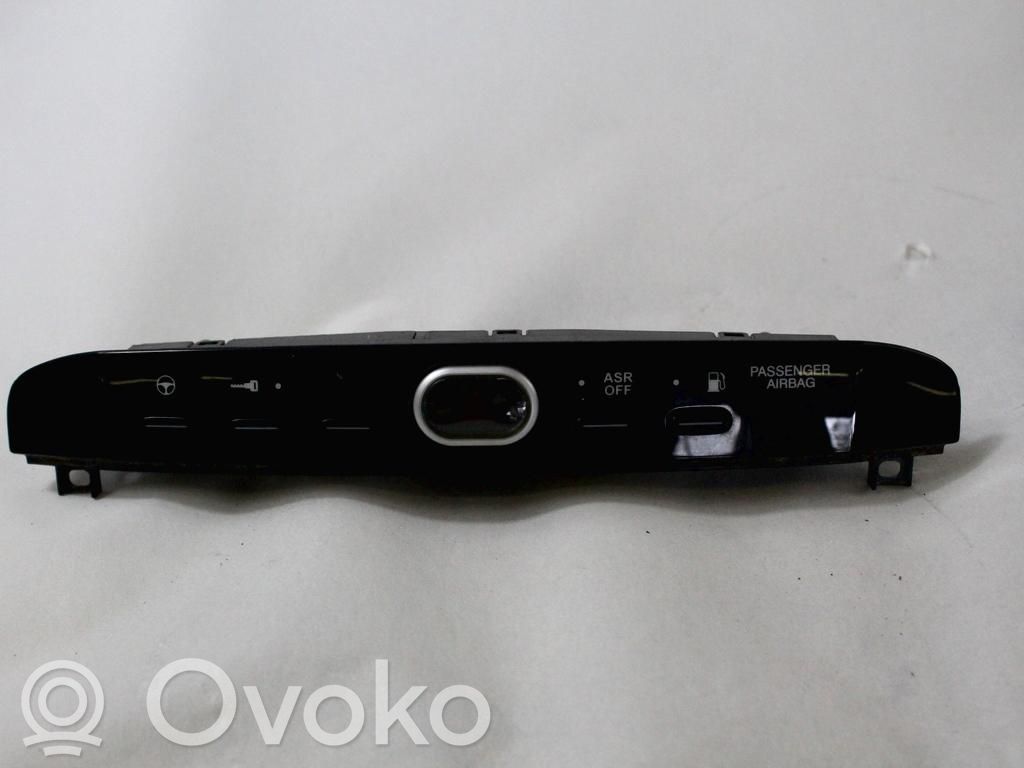 Fiat Punto (199) Przycisk świateł awaryjnych