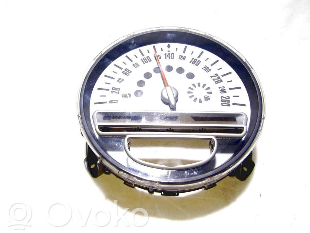 Geschwindigkeitsmesser Cockpit   9189504
