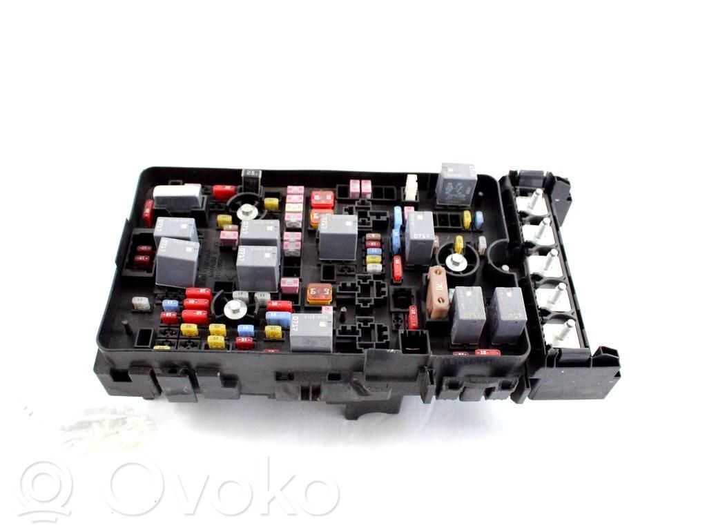 Jeep Cherokee KL Sulakemoduuli 
