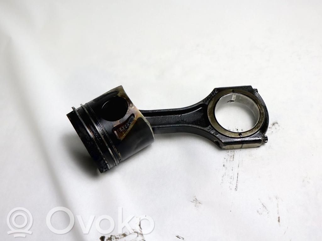 Audi Q8 Piston cu bielă 