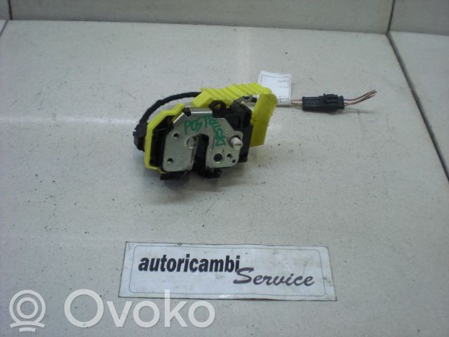 Fiat Fiorino Zamek drzwi przednich 