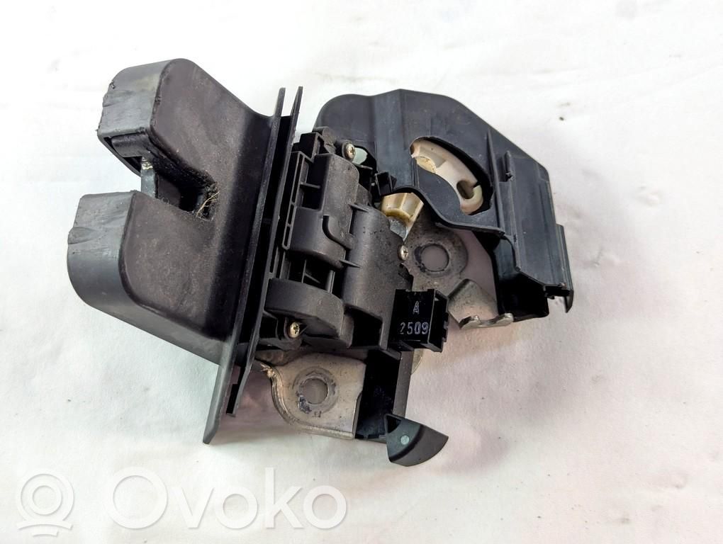 Audi A4 S4 B8 8K Motor încuietoare portbagaj 
