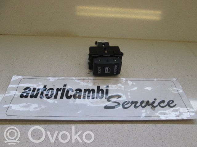 Nissan Micra Altri interruttori/pulsanti/cambi 
