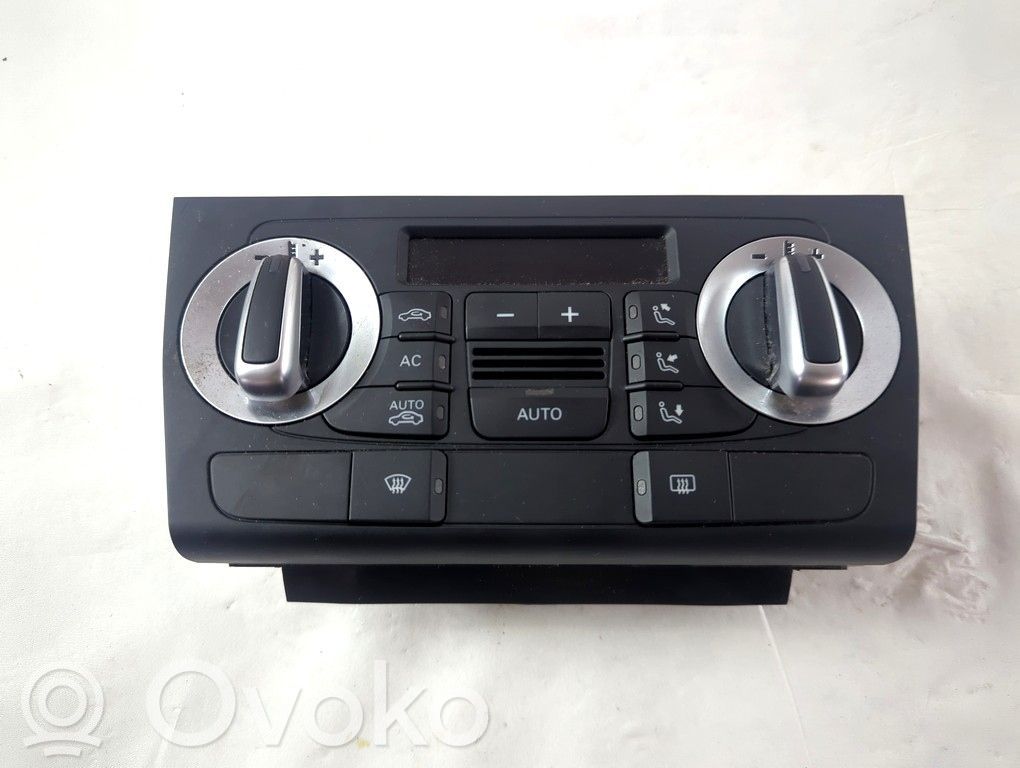 Panel klimatyzacji   8P0820043BM