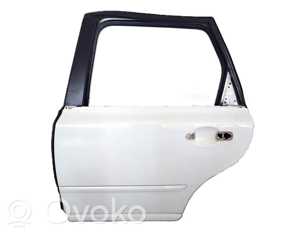 Volvo V50 Takaovi 