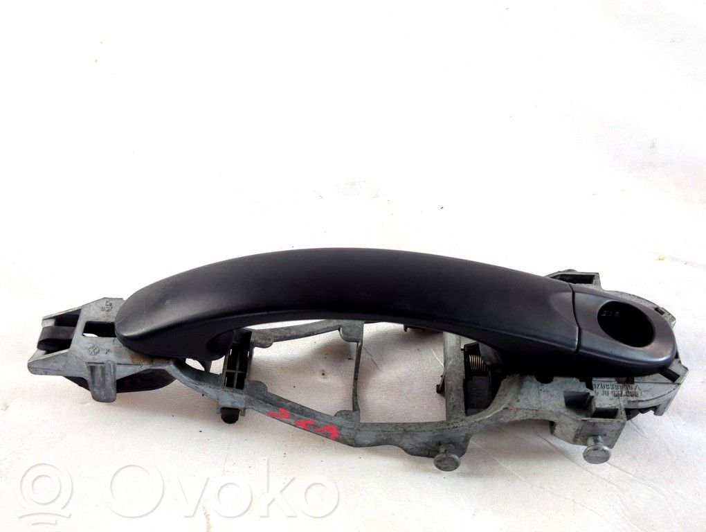 Manecilla externa puerta trasera   1K5837205GRU