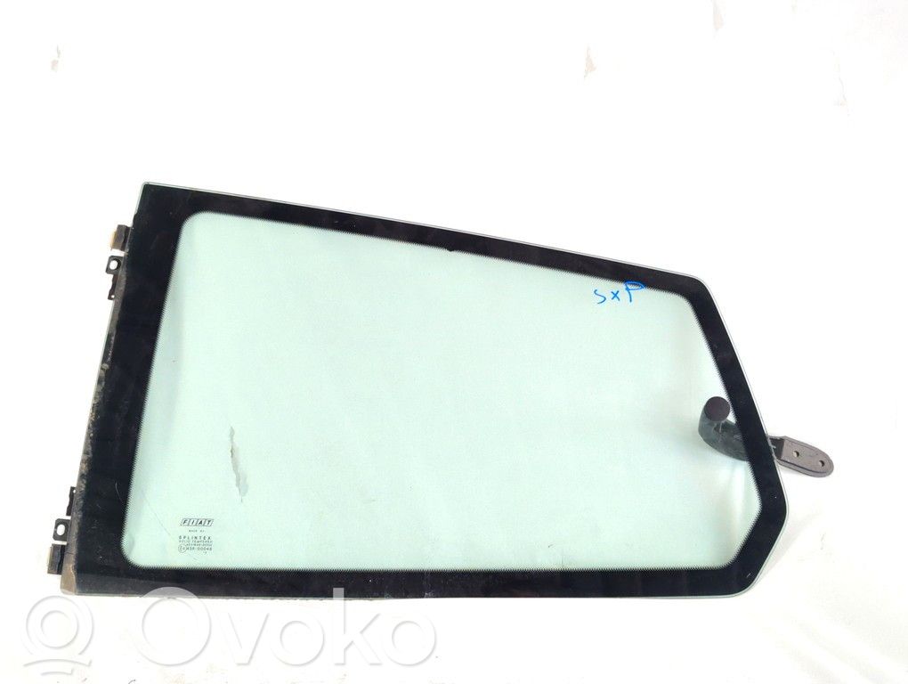 Fiat Punto (188) Finestrino laterale posteriore