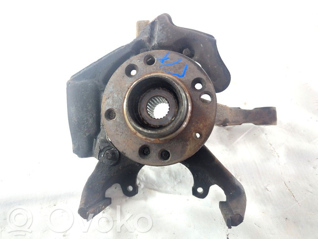 Volkswagen Polo III 6N 6N2 6NF Front wheel hub spindle knuckle 
